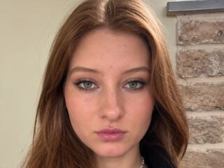 hot cam whore LaraVey