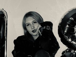 camwhore spreading pussy LatishaWolfenden