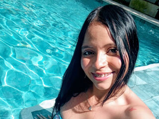 closeup web cam LauraVelle