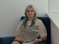 masturbating cam girl LauriMagnie