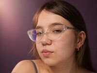 camgirl playing with vibrator LaviniaSele