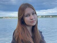 naughty cam girl masturbating with dildo LeaDeeg