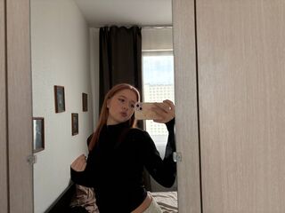 hot cam slut LennieLukasik
