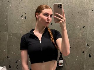naked girl with live cam fingering LessieNunz
