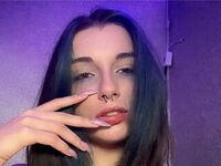 camgirl masturbating with vibrator LiliaGummersall