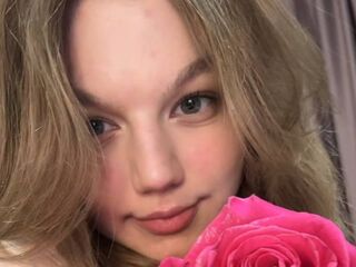 naked girl with webcam masturbating with dildo LinnGrimshaw