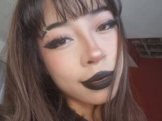 camgirl fingering bald pussy LunaDeker