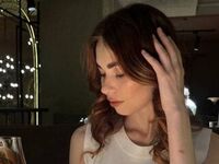 live webcam performer LuxeLina