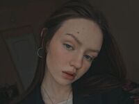 naked cam girl MariamDarter