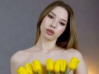 naked girl with webcam masturbating with vibrator MaryZip