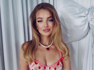 camslut fingering pussy MayaGal