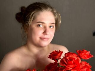 camgirl playing with dildo MeganVioler
