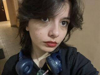 naked girl with webcam masturbating with sextoy MerilynLutchman