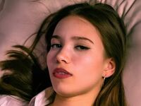 camslut naked MiaHazard