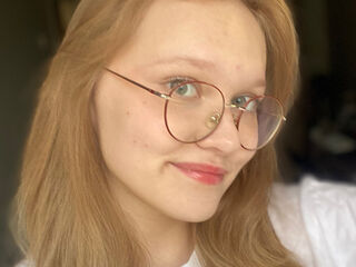 live webcam performer MicahCussins