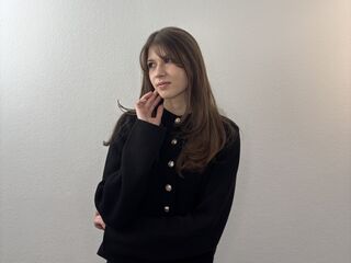 camwhore masturbating with dildo MonicaWohletz