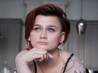 hot cam whore PeachAveline