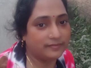 striptease cam RiyaSen
