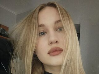 free live chatroom SadieTandon