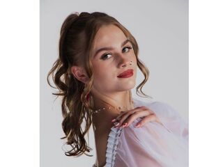 naked camgirl masturbating with dildo SharriLangolf