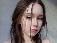 camgirl showing tits SilviaTaid