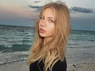 girl fingering bald pussy StephanieChelf