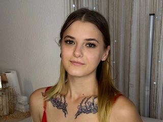 camgirl masturbating with sextoy SuzyMiu
