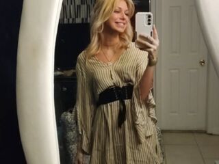 camslut fingering wet pussy SuzySweetSteps