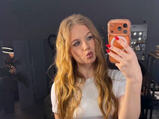 chat room picture TainaSaffo