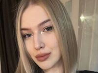 girl webcam show TellaKim