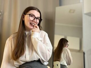 kinky webcam model TerraTrinh