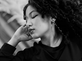 naked cam girl fingering pussy TrixieBarbie