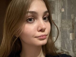 naked girl with webcam masturbating with sextoy YiBisher